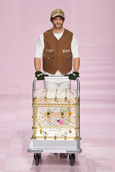 Look 17